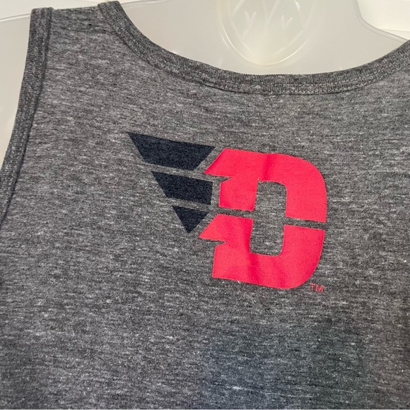 University of Dayton UD American Flag Patriotic Breast Pocket Gray Tank Top S - Picture 7 of 9